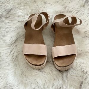 Express sandals